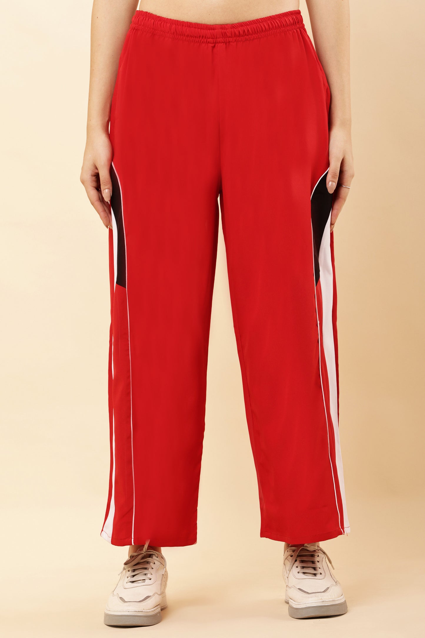 Women Solid Black Track Pants