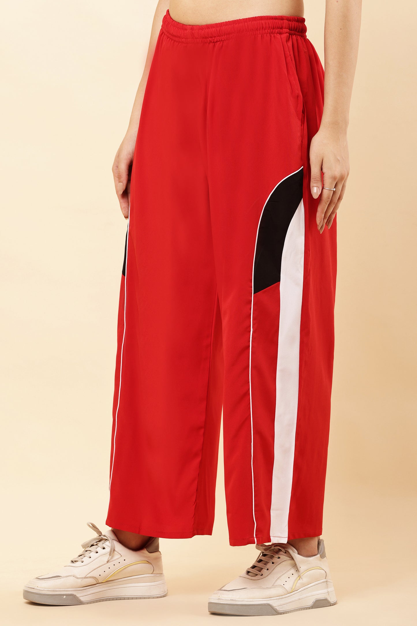 Women Solid Black Track Pants