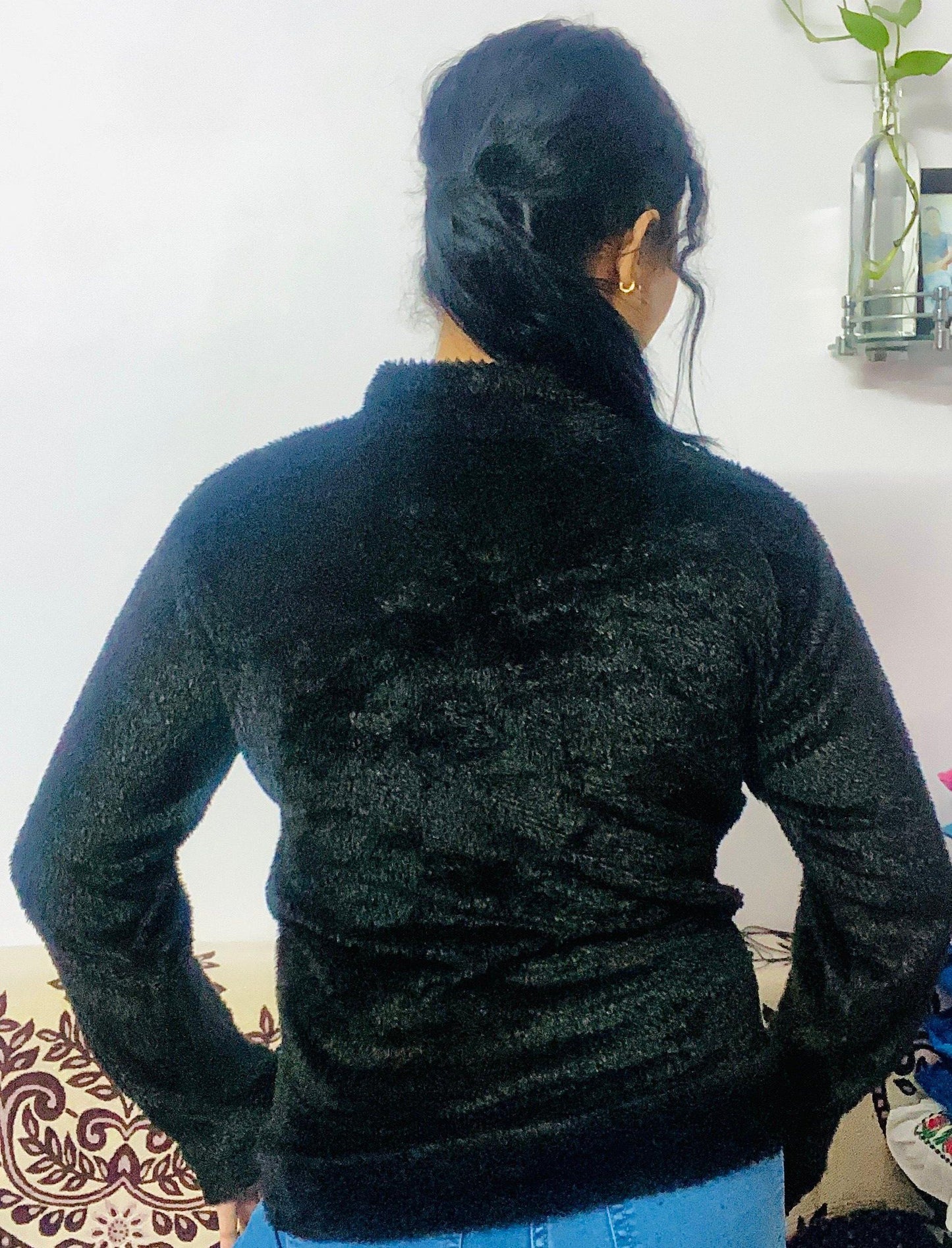 Women’s White Plush Fleece Sweater with Cute Cat Face Embroidery & Red Bow